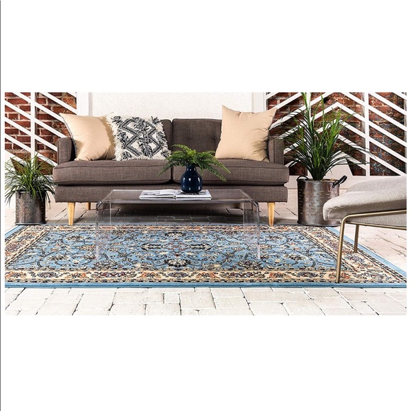 Traditional Area Rug Light Blue Floral 4’ x 6’ - Picture 4 of 8